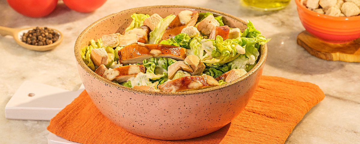 Salada Caesar com Frango Grelhado